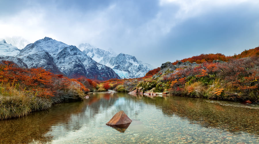montaña con nieve lijang