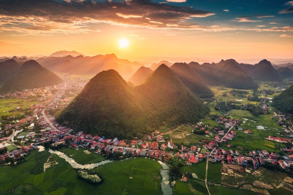 montañas amanecer yangosho